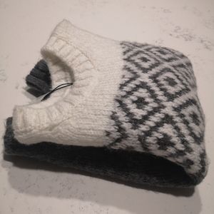 Zara girl Grey and white cozy sweater